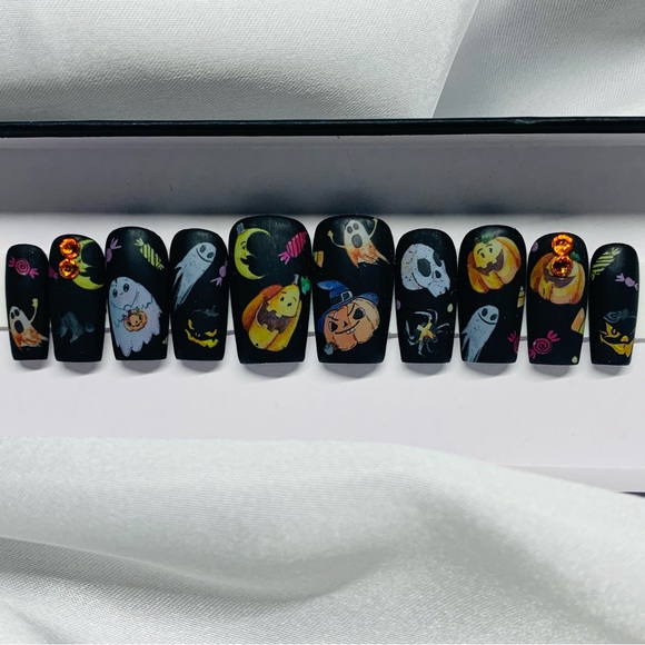 🎃Black Halloween Custom Luxury Press Ons With Swarovski Crystals